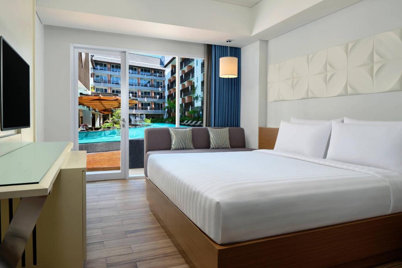 Отель Fairfield By Marriott Bali Kuta Sunset Road Экстерьер фото