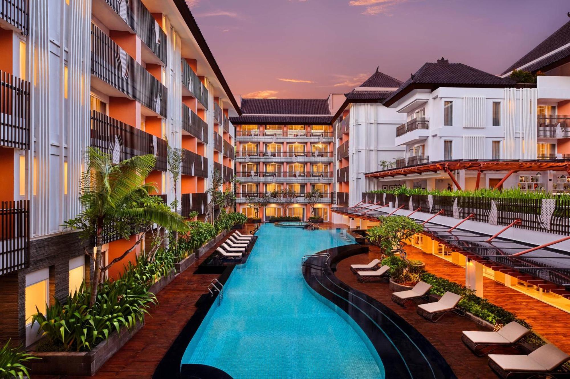 Отель Fairfield By Marriott Bali Kuta Sunset Road Экстерьер фото